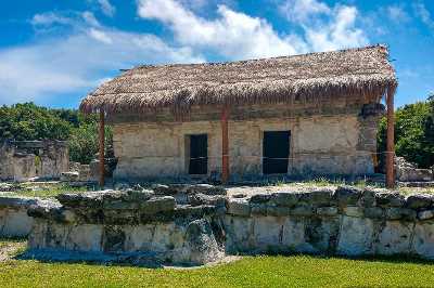 Zona Arqueológica El Rey